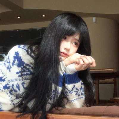 她与她的自画像
